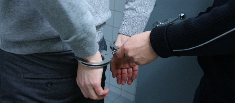 Pijany i agresywny sochaczewianin dobijał się do drzwi osoby objętej kwarantanną