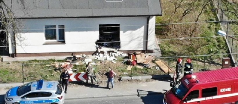 Tragiczny wypadek na ul. Gawłowskiej - auto wjechało w dom 