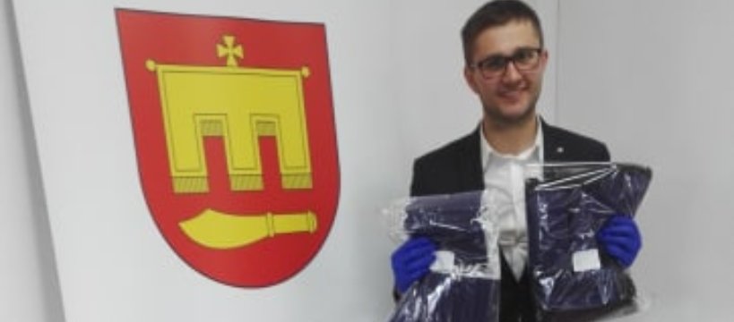 Wójt Damian Jaworski - maseczki ochronne trafią do mieszkańców gminy