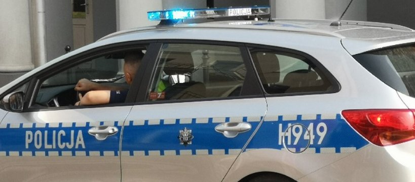 28-latka płaciła za zakupy znalezioną kartą płatniczą