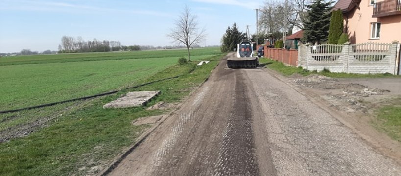 Kolejny remont drogi w gminie Rybno rozpoczęty