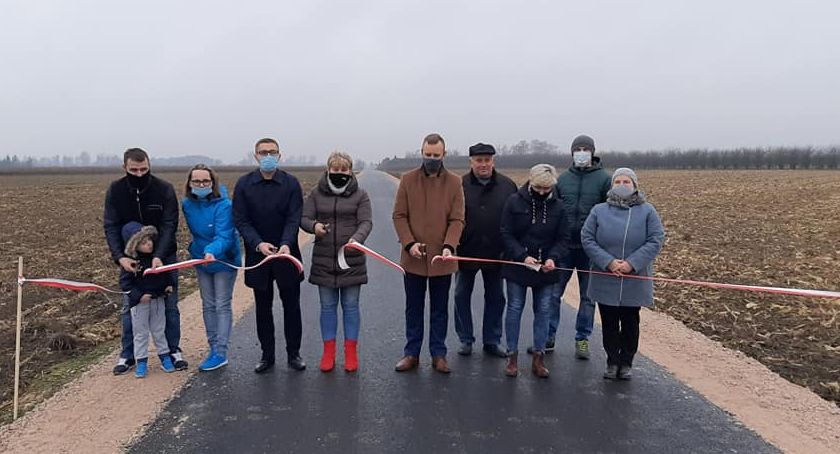 Przebudowa drogi Ćmiszew Parcel- Józin zakończona 