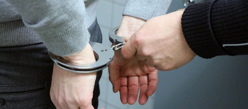 Sochaczewscy policjanci zatrzymali dwóch mężczyzn podejrzanych o kradzieże i włamania