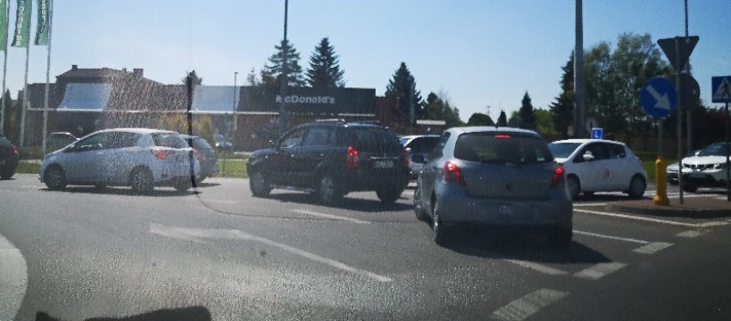 Sochaczewianie ruszyli na zakupy - brak miejsc na parkingach