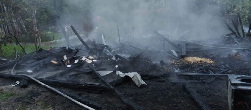 Pożar budynku gospodarczego przy ul. Krzywej w Sochaczewie 