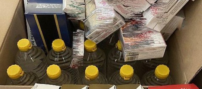 Trzymała w domu nielegalne papierosy i butelki z alkoholem