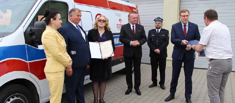 Nowy ambulans od Orlenu trafił do sochaczewskiego szpitala 