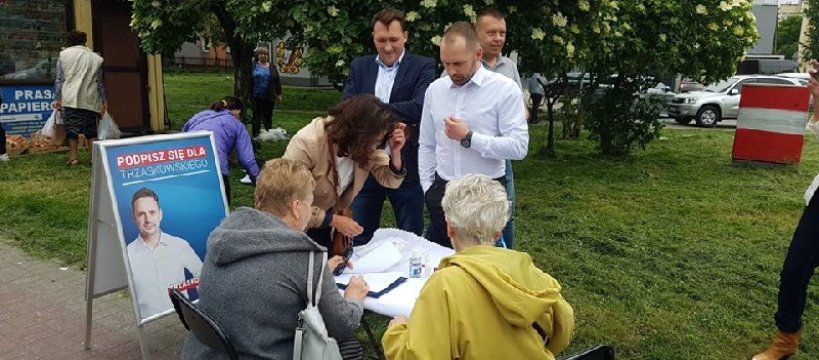 Sochaczew - zbiórka podpisów dla Rafała Trzaskowskiego  