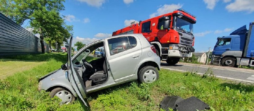 Wójtówka: Zderzenie samochodu osobowego z ciężarówką 