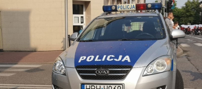 Audi wpadło do rowu - Obydwaj mężczyźni nie przyznawali się do kierowania