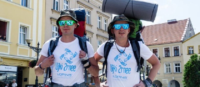 Marcin i Radek maszerują charytatywnie: przejdą przez gminę Sochaczew 