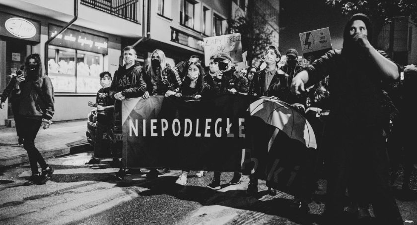 Strajk Kobiet Sochaczew 2021 pod hasłem Dość pogardy dla życia kobiet 