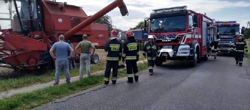 Pożar kombajnu w miejscowości Dębówka 