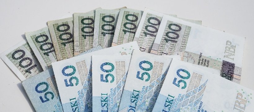 Uczciwy znalazca oddał portfel policji: W środku było kilka tysięcy złotych