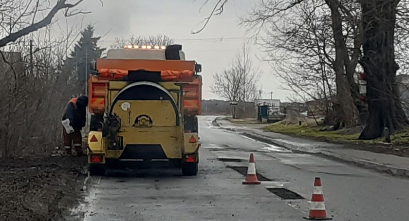 Prace remontowe dróg powiatowych na terenie Gminy Młodzieszyn