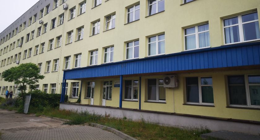Szpital w Sochaczewie - baza łóżek dla oddziału covidowego decyzją wojewody zwiększona 