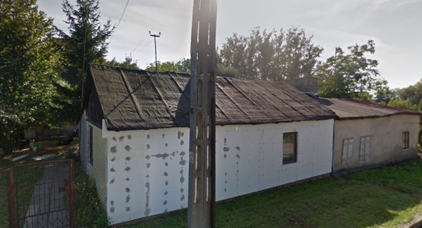 Podzamcze - chcą zburzyć dwa domy i zabudowania 
