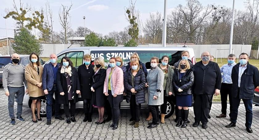 Nowy bus szkolny w gminie Młodzieszyn 