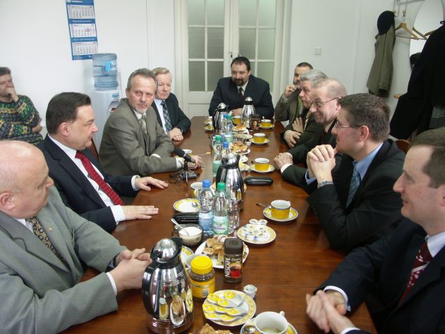 Marszałek chce wejść do spółki Lotnisko Sochaczew