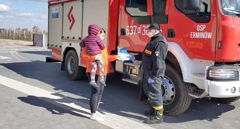Wójt Damian Jaworski dziękuje strażakom 