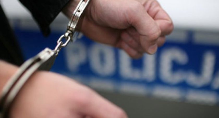 Atak siekierą i uporczywe nękanie