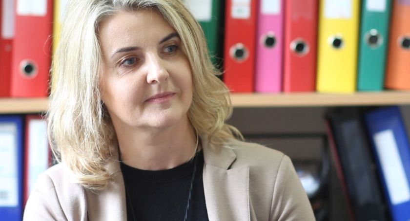 Izabela Nowacka - dyrektor SP w Nowej Suchej o pracy szkoły w czasie pandemii, oraz powrocie do normalnego funkcjonowania.