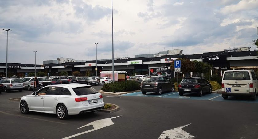 Market z Sochaczewa wystawiony na sprzedaż - czy szykują się zmiany na handlowej mapie miasta?