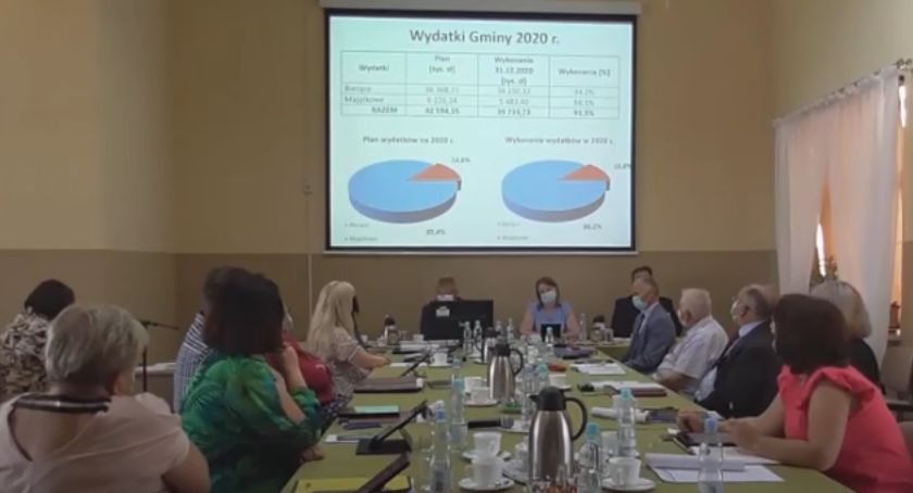 Wotum zaufania i absolutorium wójta Nowej Suchej wyrażono jednogłośnie