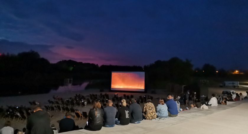 Sochaczewskie Kino Letnie - Bohemian Rhapsody przyciągnęło tłumy [ZDJĘCIA]