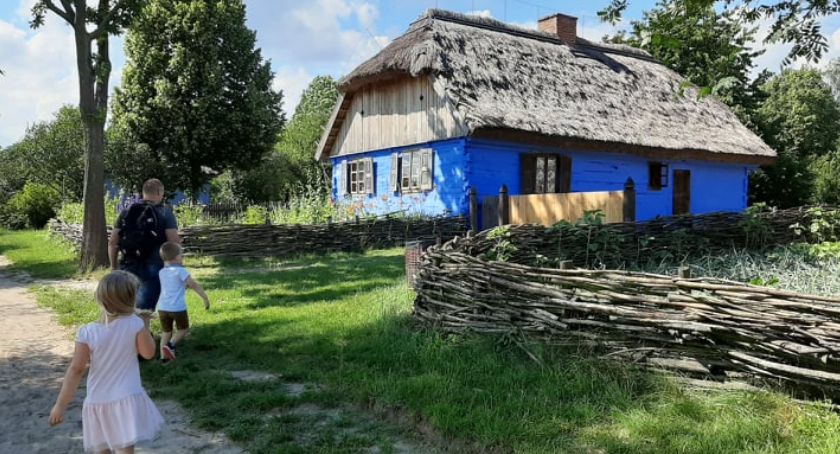 Rodzinne wakacje z Gminą Młodzieszyn! W programie parki rozrywki, Zoo, Skansen i wiele innych atrakcji!