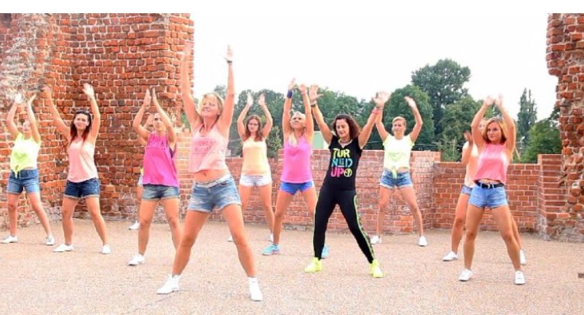 Zumba na wzgórzu zamkowym w Sochaczewie 2021