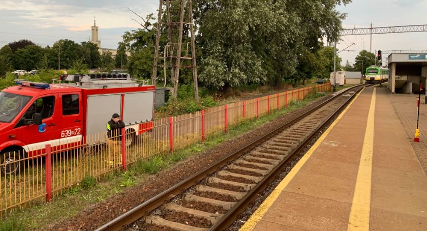 Śmiertelne potrącenie w Teresinie - Niepokalanowie - utrudnienia w ruchu pociągów 