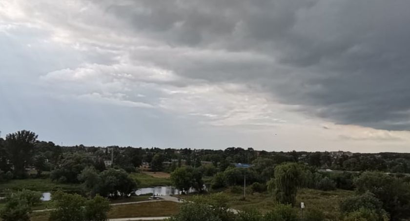 Ostrzeżenie przed intensywnymi opadami dla powiatu sochaczewskiego