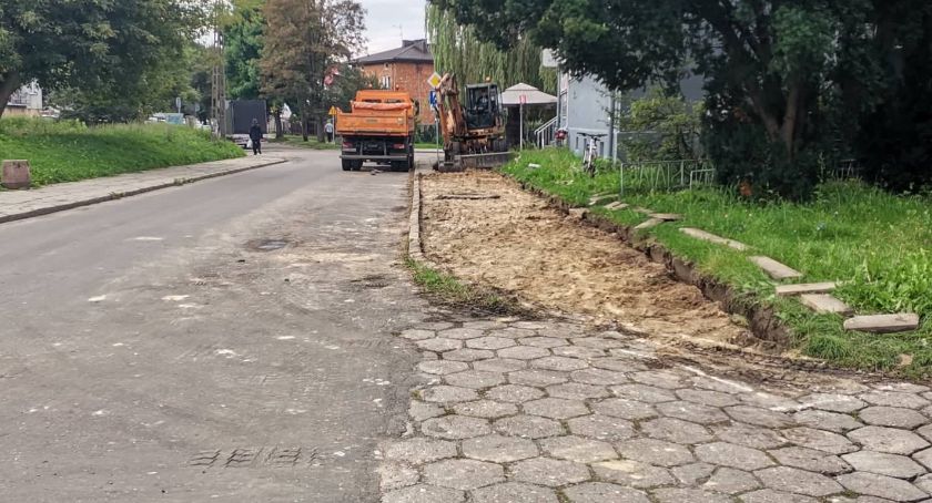 Nowe chodniki na Wojska Polskiego, Żwirki i Wigury i Lotników