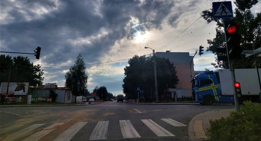Skrzyżowanie przy Staszica i 600-lecia w Sochaczewie - wiemy co działo się z sygnalizacją świetlną 