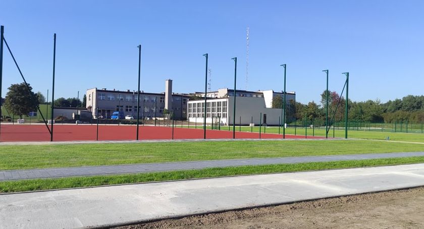 Młodzieszyn. Prace budowlane przy kompleksie lekkoatletycznym na finiszu!