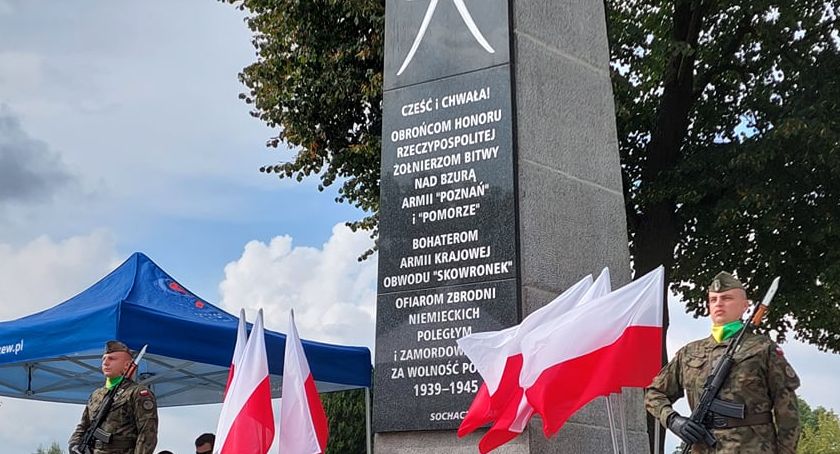 Rocznica Bitwy nad Bzurą w Sochaczewie - uroczystości na cmentarzu wojennym [FOTO]