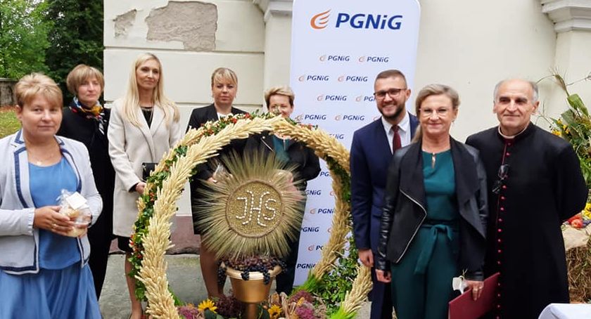 Dożynki powiatu sochaczewskiego w Rybnie