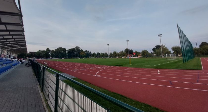 Stadion przy Warszawskiej i korty tenisowe ze środków Polskiego Ładu dla Sochaczewa 