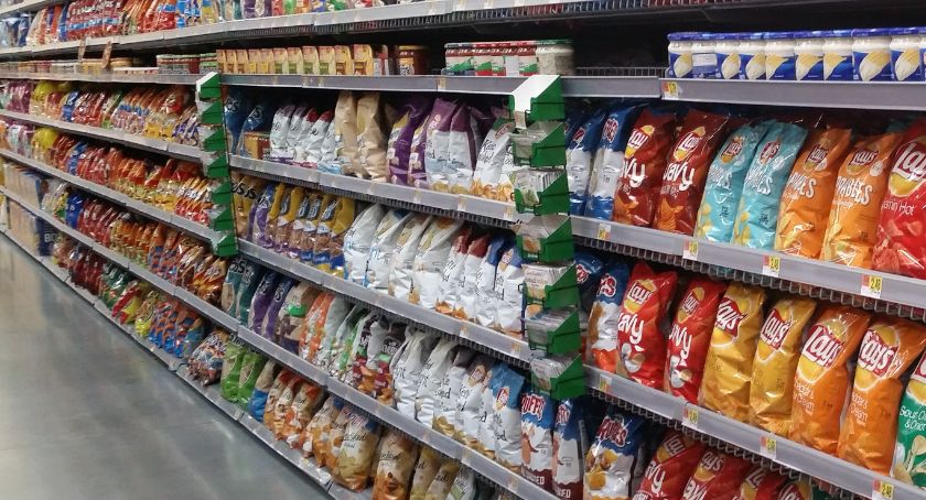 Złodzieje sklepowi zatrzymani – towar był w torbie przy dziecięcym wózku
