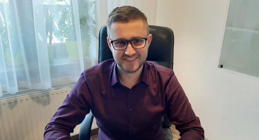 Wójt Damian Jaworski zaprasza na II Gminny Niepodległościowy  Bieg i Marsz Nordic Walking
