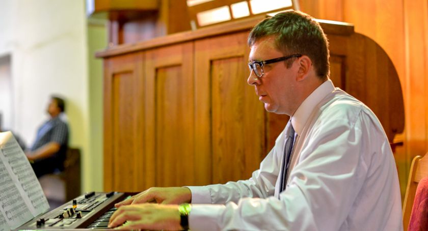 Jan Bokszczanin, wybitny organista, zagra 22 października w Sochaczewie