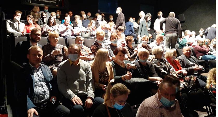 Gmina Rybno. Udana wycieczka mieszkańców do Teatru Powszechnego w Łodzi