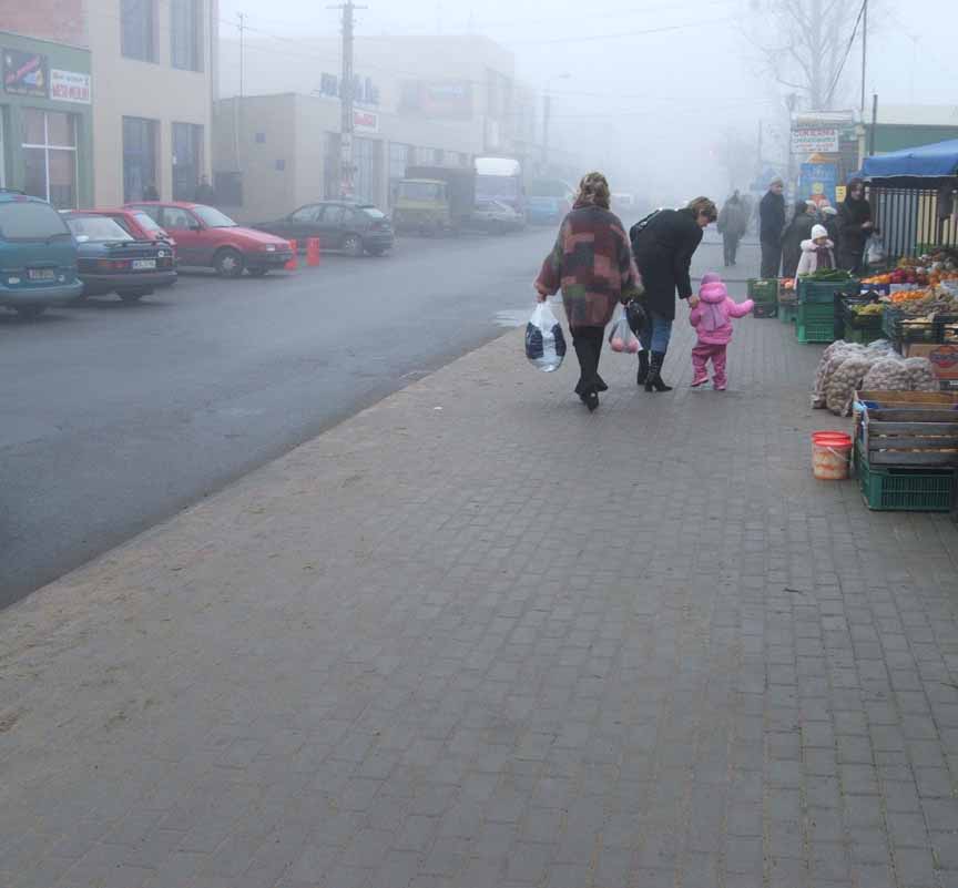 Z targowicy na chodniki