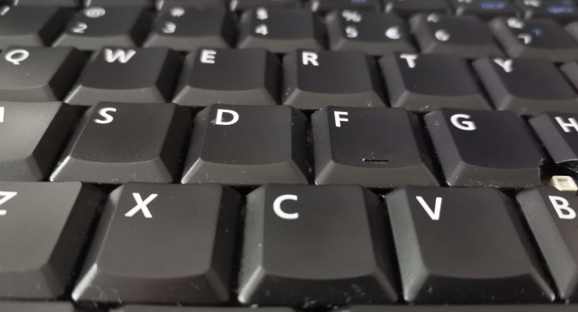 Sochaczewianin ma 132 zarzuty za sprzedaż nielegalnego oprogramowania