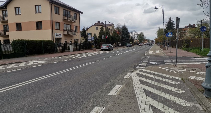 Ulica Traugutta w Sochaczewie - potrącenie pieszej na pasach