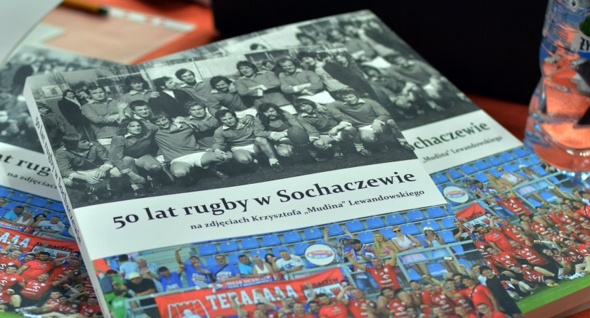 Czterysta fotografii sochaczewskich rugbistów w albumie Mudina