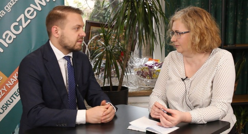 Jacek Ozdoba zapowiada rządowe wsparcie na remont sali gimnastycznej w SP 6 w Sochaczewie