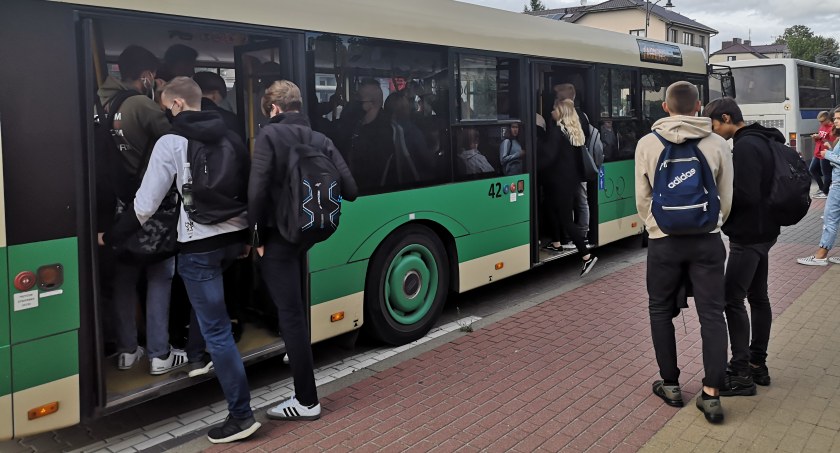 Komunikacja miejska w Sochaczewie - czy rozkład jazdy powinien się zmienić? SONDA 