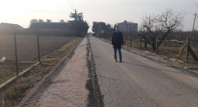 Gmina Rybno: Ciąg dalszy prac związanych z przebudową drogi gminnej Sarnów- Wężyki
